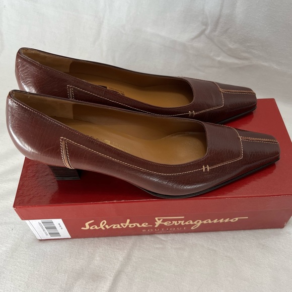 Vintage Salvatore Farragamo Heels. Womens size 9. - Picture 5 of 7